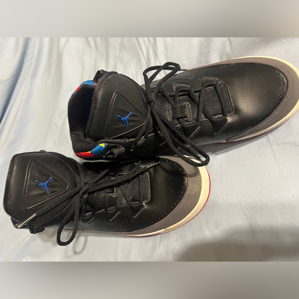 Jordan Men's Black and Blue Sneakers